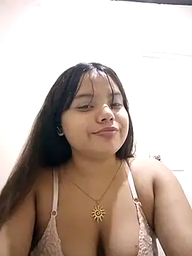 Snapshot of Daniela-Peruana chatting on 05.18.26 Daniela-Peruana online show from 05.18.26