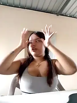 Snapshot of Daniela-Peruana chatting on 05.23.26 Daniela-Peruana online show from 05.23.26