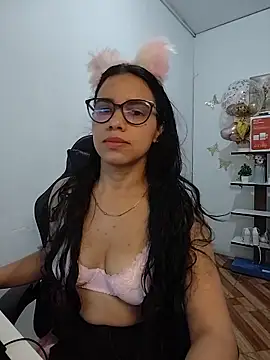 Snapshot of alanahot94 chatting on 05.26.26 alanahot94 online show from 05.26.26