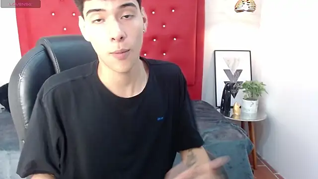 Snapshot of mateo_daza chatting on 05.13.26 mateo daza online show from 05.13.26