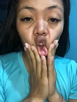 Snapshot of ChanellSweets chatting on 05.18.26 ChanellSweets online show from 05.18.26