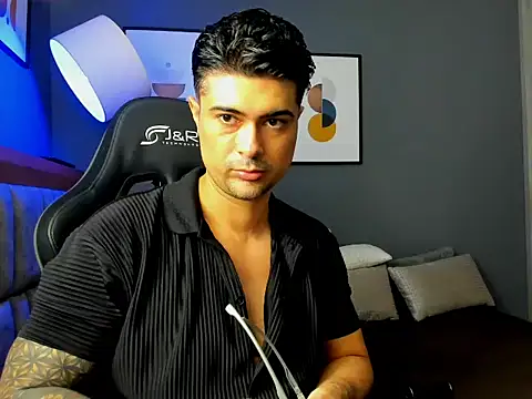 Snapshot of ZEI-001 chatting on 05.11.26 ZEI-001 online show from 05.11.26