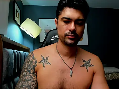 Snapshot of ZEI-001 chatting on 05.25.26 ZEI-001 online show from 05.25.26