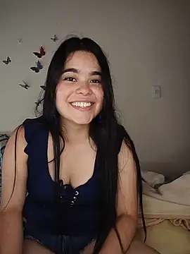 Snapshot of MiiaHott_W chatting on 05.25.26 MiiaHott W online show from 05.25.26