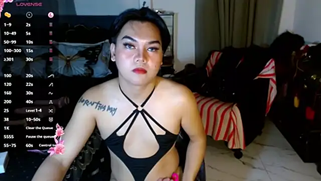 Snapshot of RoyalSeductress chatting on 06.23.26 RoyalSeductress online show from 06.23.26