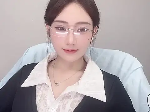 Snapshot of _222Mia chatting on 05.12.26 222Mia online show from 05.12.26