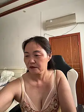 Snapshot of hannzn chatting on 05.14.26 hannzn online show from 05.14.26