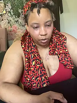 Snapshot of Fetiishjoiqueen chatting on 05.17.26 Fetiishjoiqueen online show from 05.17.26
