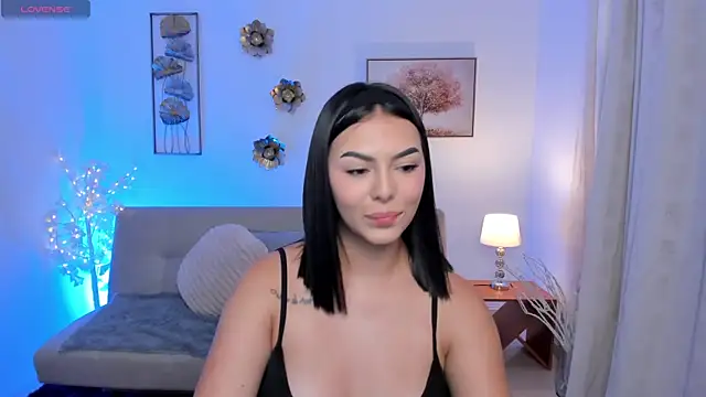 Snapshot of Emma_Moretti1 chatting on 05.26.26 Emma Moretti1 online show from 05.26.26
