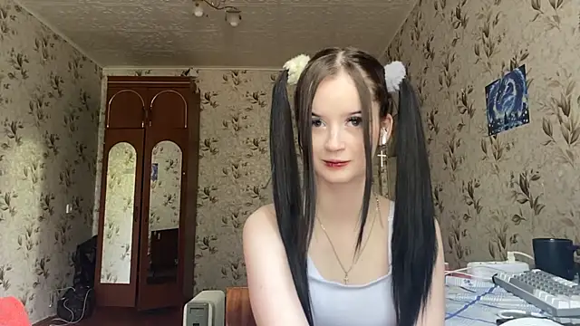 Snapshot of MilanaLush chatting on 05.14.26 MilanaLush online show from 05.14.26