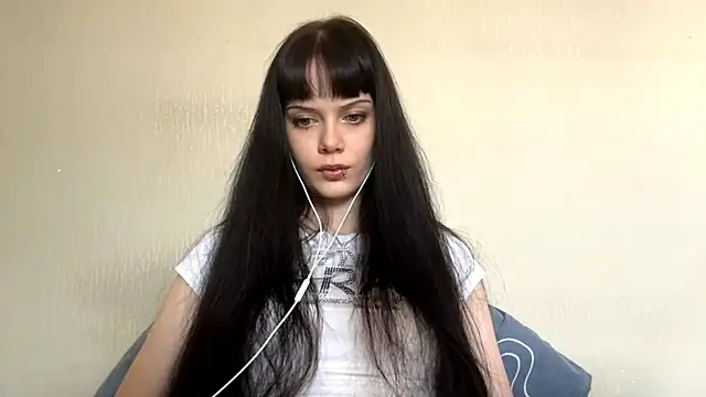 Snapshot of CharmaineElles chatting on 05.25.26 CharmaineElles online show from 05.25.26