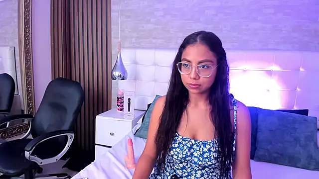 SaritaaHot online show from 05.17.26