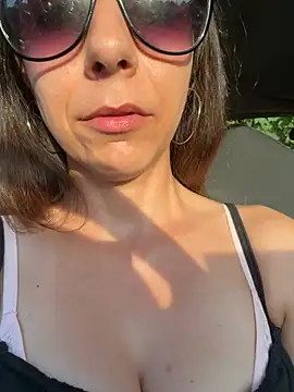 Snapshot of GirlNextDoorBianca chatting on 07.14.26 GirlNextDoorBianca online show from 07.14.26