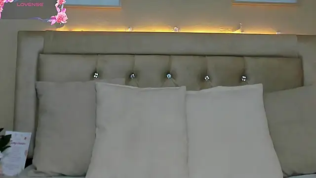 Snapshot of EmilyWinter_ chatting on 06.15.26 EmilyWinter online show from 06.15.26