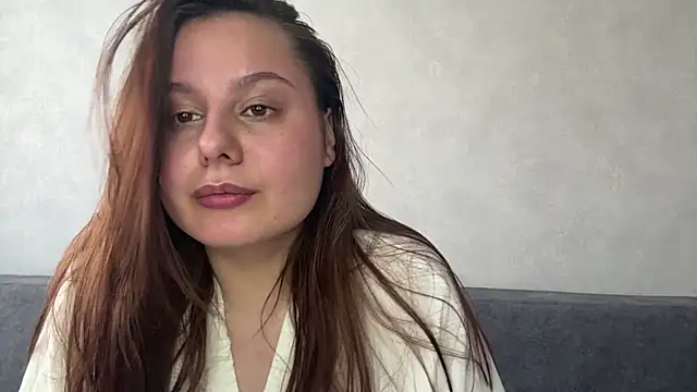 Snapshot of MaiaEnnist chatting on 05.17.26 MaiaEnnist online show from 05.17.26