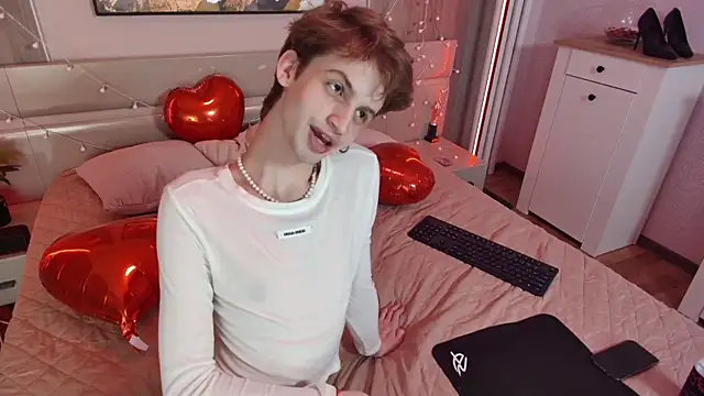 Snapshot of Bimbo_boy_ chatting on 06.05.26 Bimbo boy online show from 06.05.26