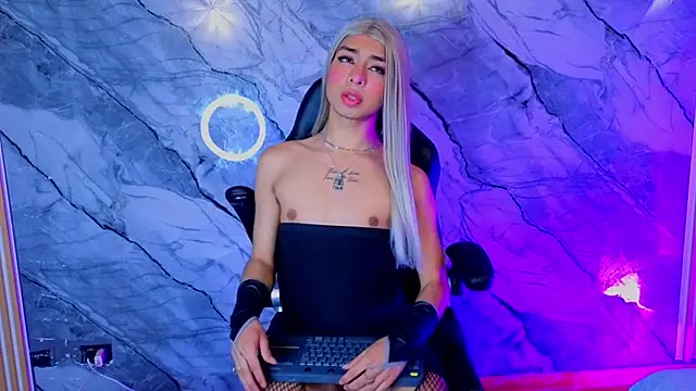 lily dark   online show from 07.10.26