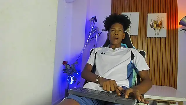 Afrowayuu online show from 05.21.26