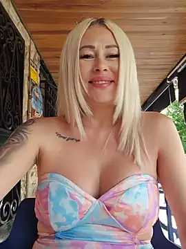 Snapshot of MILFBARBY chatting on 06.25.26 MILFBARBY online show from 06.25.26