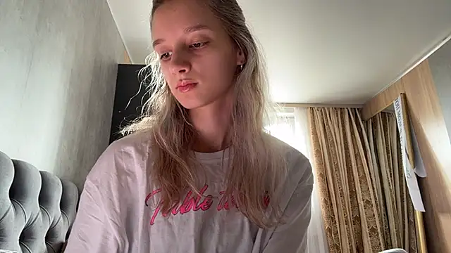 Tiffany Blom online show from 05.14.26