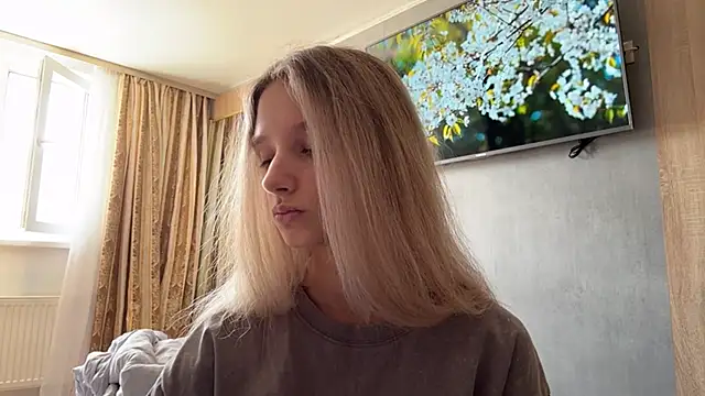 Tiffany Blom online show from 05.16.26