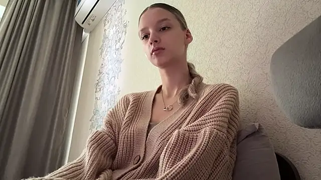 Tiffany Blom online show from 05.24.26
