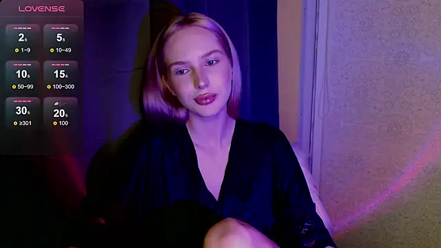 Snapshot of MichelleVelour chatting on 05.20.26 MichelleVelour online show from 05.20.26