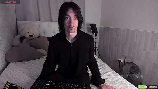 CalvinChapman online show from 07.07.26