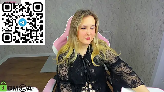 Snapshot of Stacey_Dawson chatting on 05.24.26 Stacey Dawson online show from 05.24.26