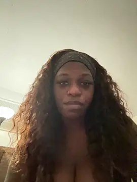 Snapshot of BlaqueBarbee chatting on 05.17.26 BlaqueBarbee online show from 05.17.26