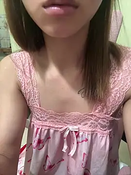 Snapshot of Vi_sexyy chatting on 06.30.26 Vi sexyy online show from 06.30.26