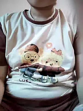 Snapshot of -Tara-a chatting on 05.21.26 -Tara-a online show from 05.21.26