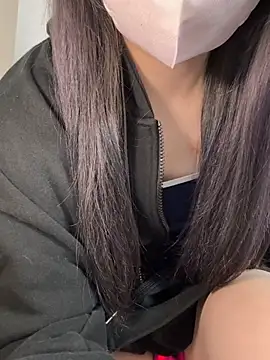 Snapshot of luna_sleepy chatting on 05.17.26 luna sleepy online show from 05.17.26