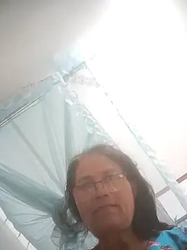 Snapshot of Vieekee chatting on 05.22.26 Vieekee online show from 05.22.26