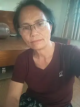 Snapshot of Vieekee chatting on 05.31.26 Vieekee online show from 05.31.26