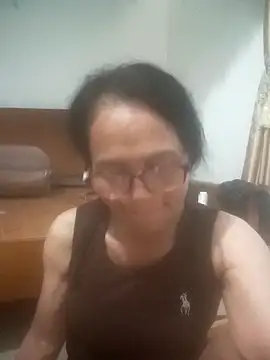 Snapshot of Vieekee chatting on 06.19.26 Vieekee online show from 06.19.26