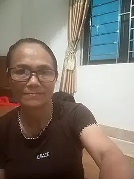 Snapshot of Vieekee chatting on 06.20.26 Vieekee online show from 06.20.26