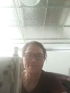 Snapshot of Vieekee chatting on 06.22.26 Vieekee online show from 06.22.26