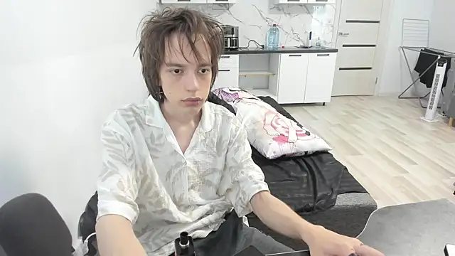 Snapshot of Nolan_Sagee chatting on 06.14.26 Nolan Sagee online show from 06.14.26