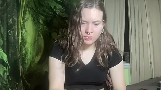 Snapshot of mo0ngoddess chatting on 02.04.26 mo0ngoddess online show from 02.04.26