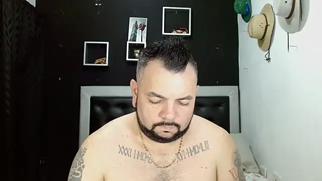 Snapshot of perverseveteranmanxxx chatting on 02.15.25 perverseveteranmanxxx online show from 02.15.25