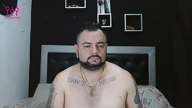 Snapshot of perverseveteranmanxxx chatting on 02.25.25 perverseveteranmanxxx online show from 02.25.25