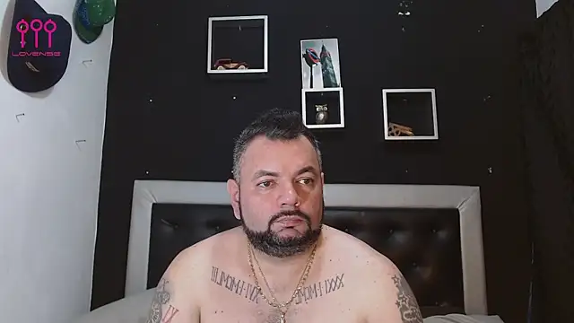 Snapshot of perverseveteranmanxxx chatting on 02.26.25 perverseveteranmanxxx online show from 02.26.25