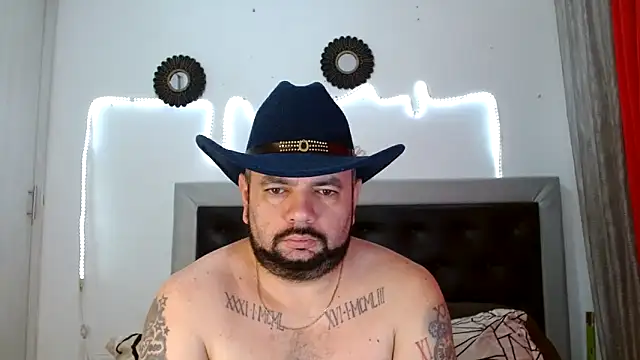 Snapshot of perverseveteranmanxxx chatting on 09.28.25 perverseveteranmanxxx online show from 09.28.25