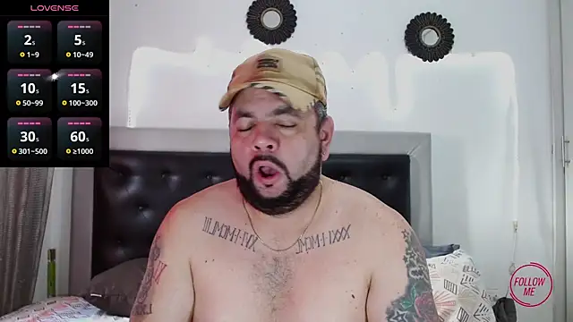 Snapshot of perverseveteranmanxxx chatting on 10.14.25 perverseveteranmanxxx online show from 10.14.25