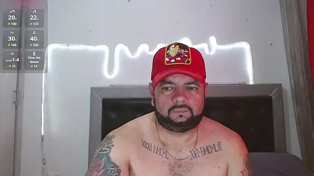 Snapshot of perverseveteranmanxxx chatting on 11.26.25 perverseveteranmanxxx online show from 11.26.25