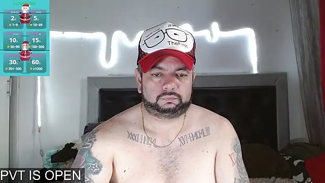 Snapshot of perverseveteranmanxxx chatting on 12.16.25 perverseveteranmanxxx online show from 12.16.25