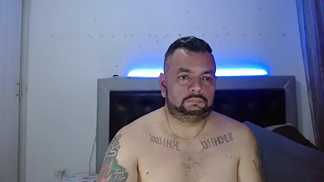 Snapshot of perverseveteranmanxxx chatting on 03.01.26 perverseveteranmanxxx online show from 03.01.26