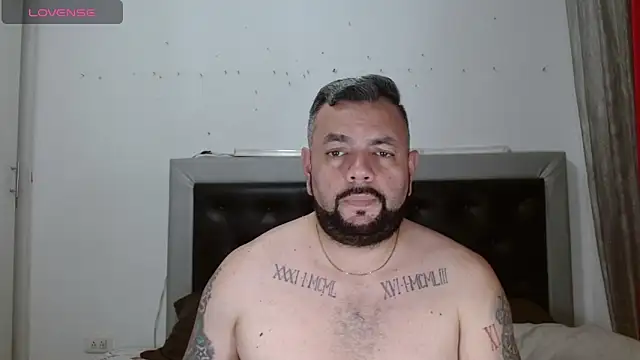 Snapshot of perverseveteranmanxxx chatting on 03.04.26 perverseveteranmanxxx online show from 03.04.26