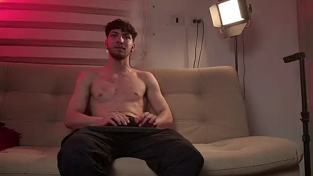 Snapshot of Noah_Oliveira_ chatting on 05.16.26 Noah Oliveira online show from 05.16.26